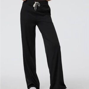 VUORI Black Halo Wideleg Pant Large